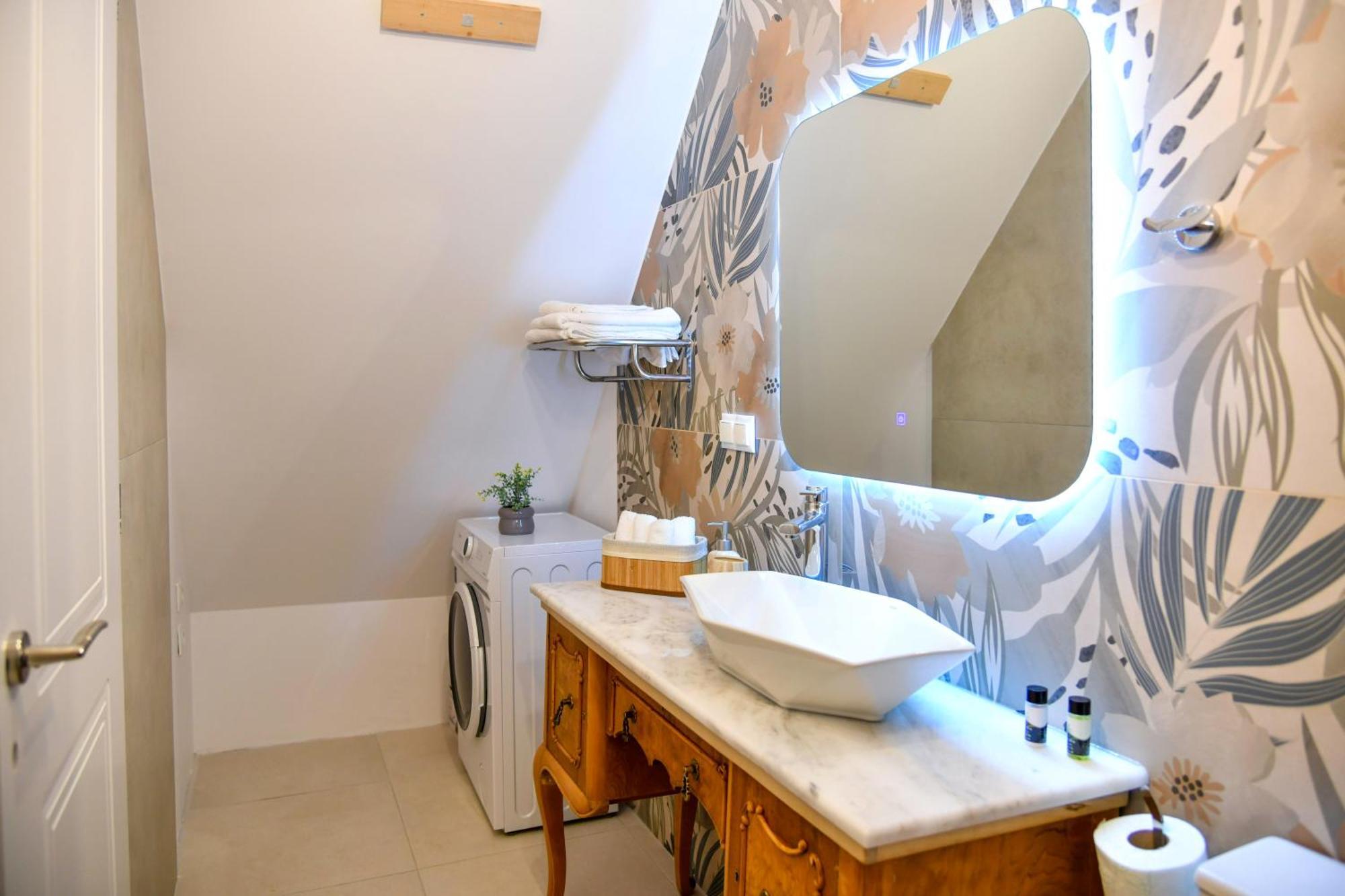 Apartament Captain Theo's Modern Martina Lefkímmi
