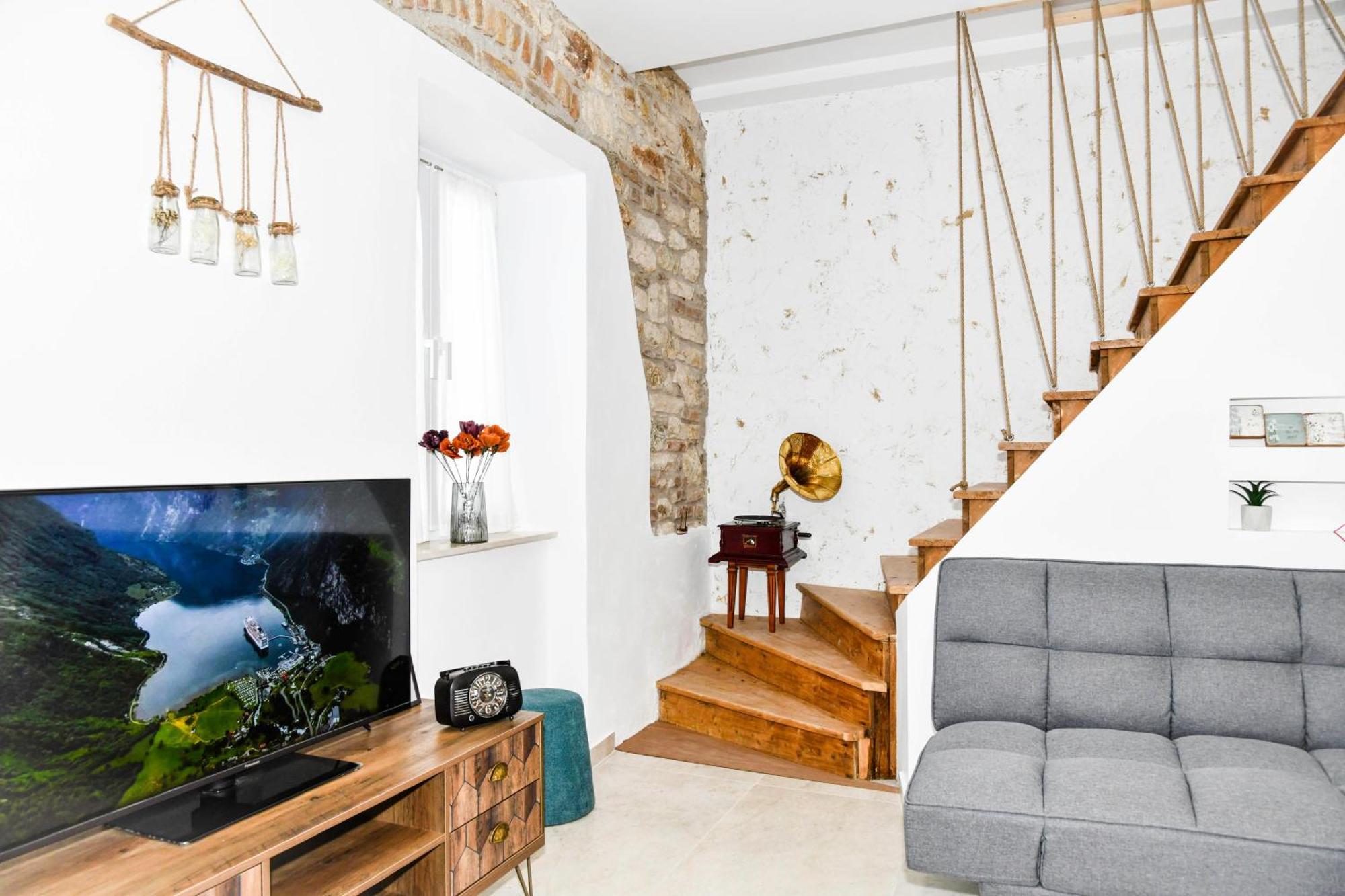 Captain Theo's Modern Martina Apartament Lefkímmi